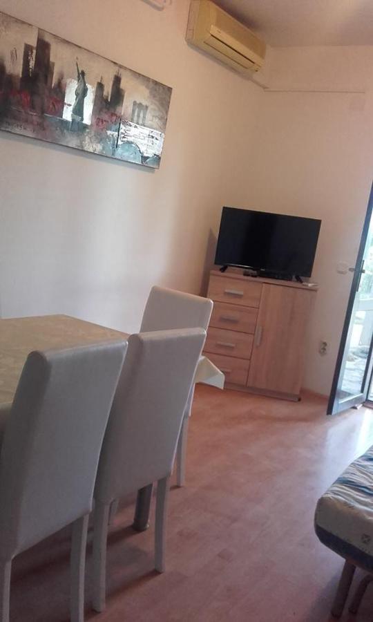 Apartmani Lovre Posedarje Exteriér fotografie