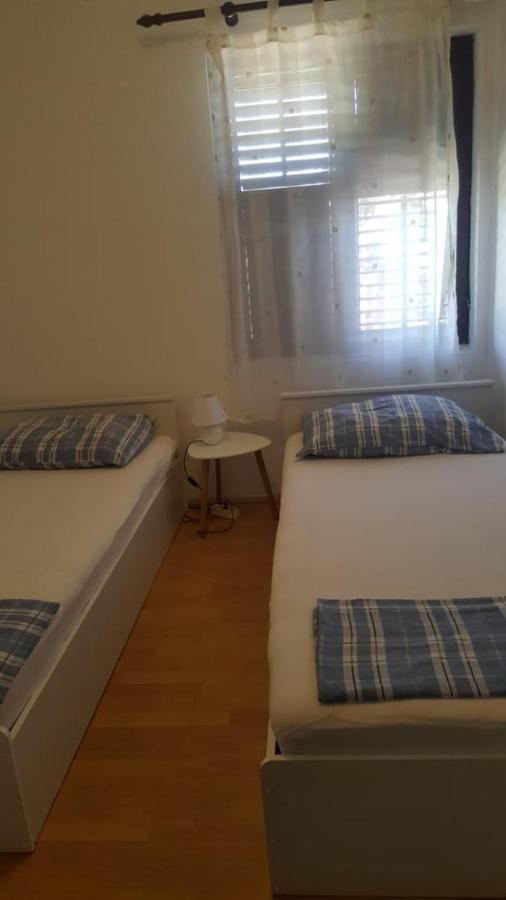 Apartmani Lovre Posedarje Exteriér fotografie