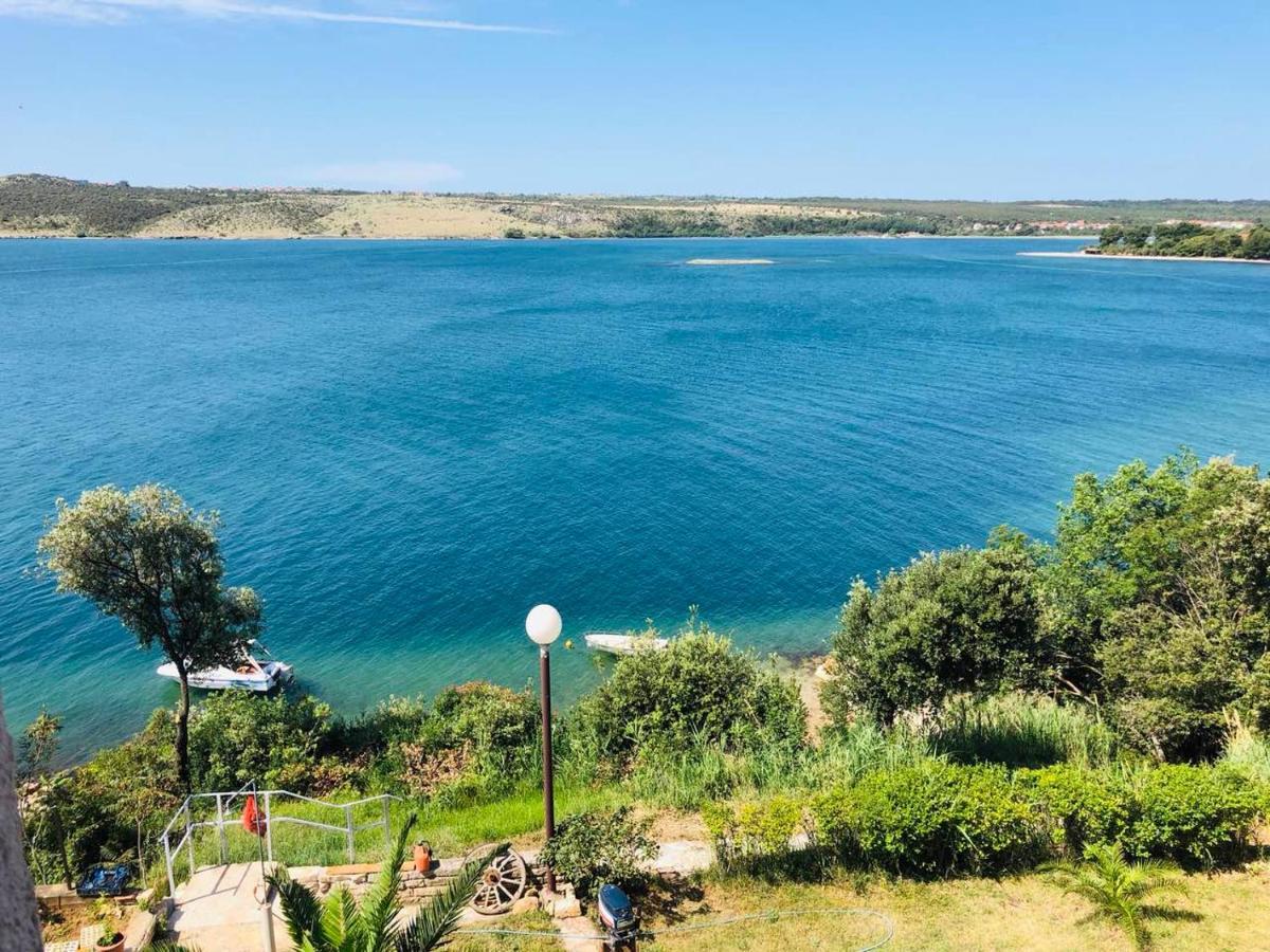 Apartmani Lovre Posedarje Exteriér fotografie