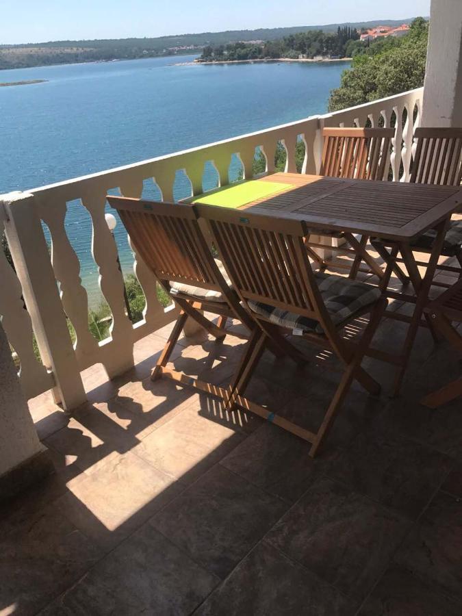 Apartmani Lovre Posedarje Exteriér fotografie