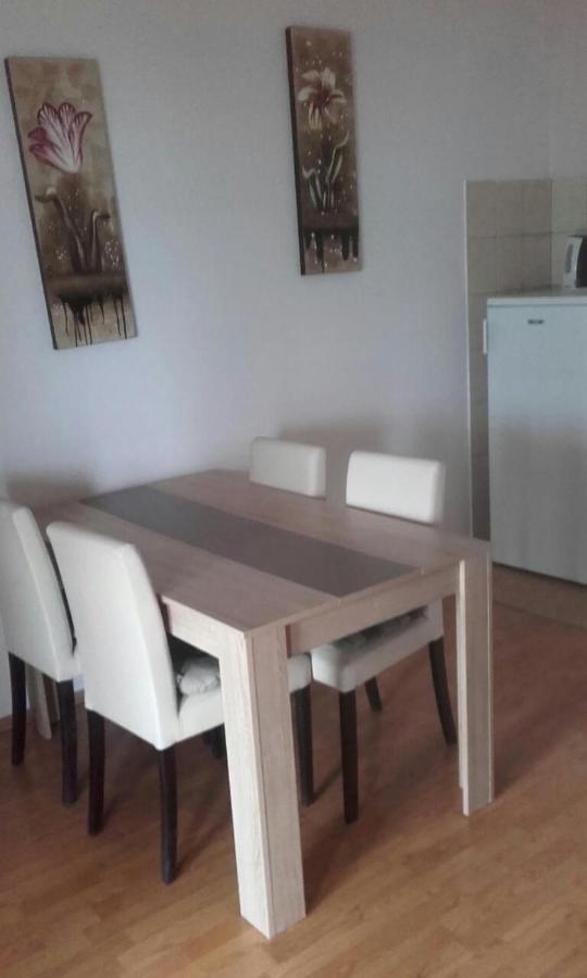 Apartmani Lovre Posedarje Exteriér fotografie
