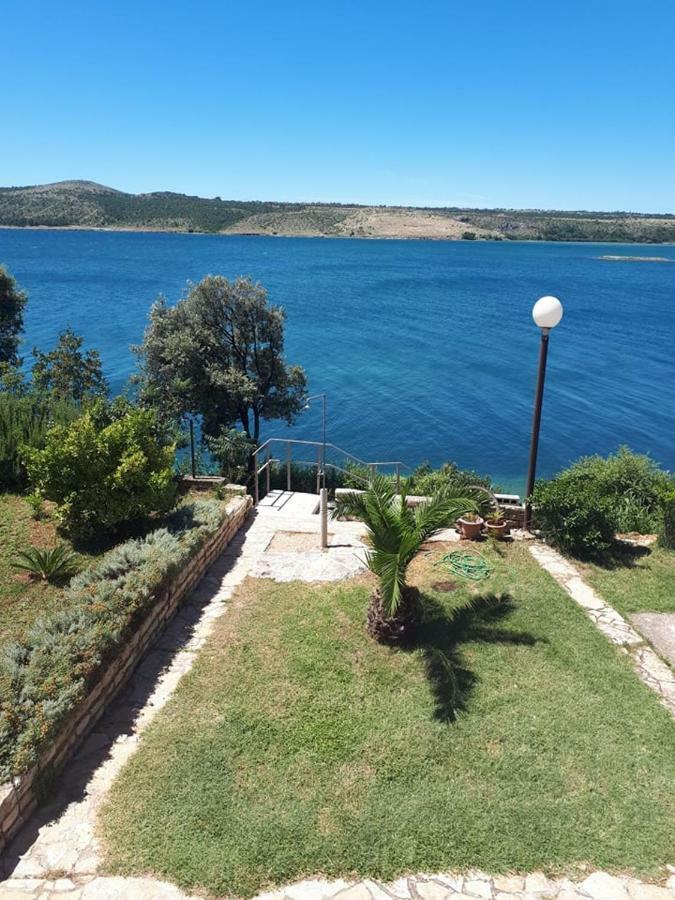 Apartmani Lovre Posedarje Exteriér fotografie