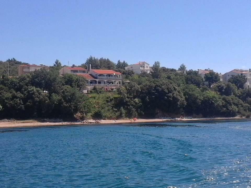 Apartmani Lovre Posedarje Exteriér fotografie