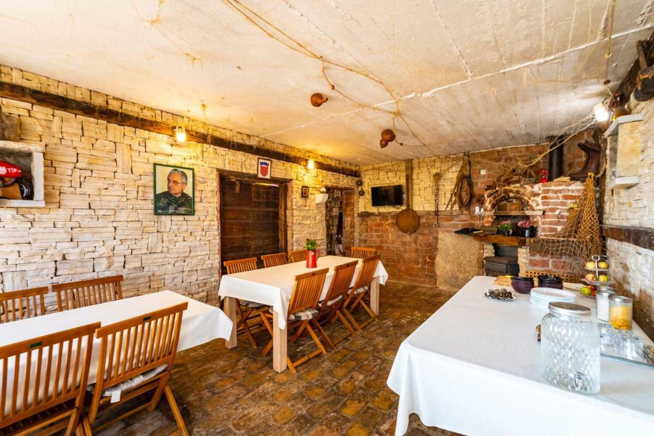 Apartmani Lovre Posedarje Exteriér fotografie