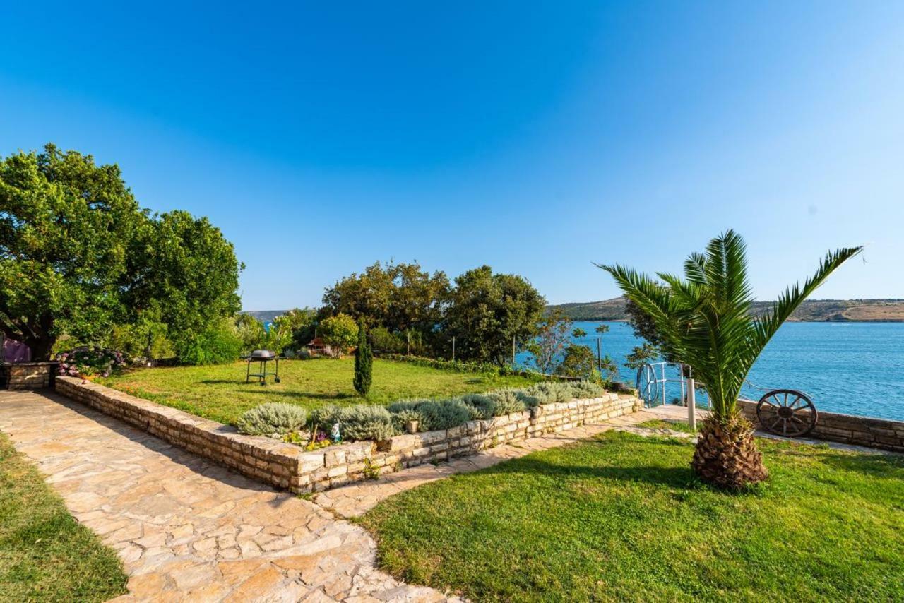 Apartmani Lovre Posedarje Exteriér fotografie