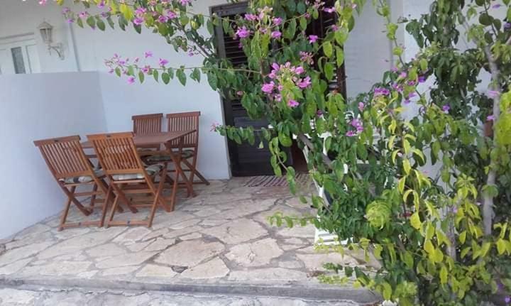 Apartmani Lovre Posedarje Exteriér fotografie