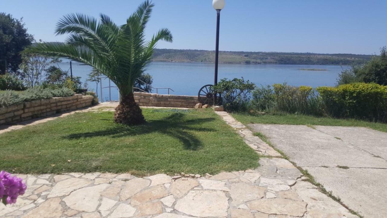Apartmani Lovre Posedarje Exteriér fotografie